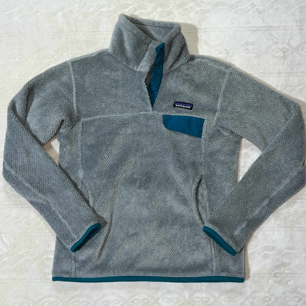 Patagonia‎ fuzzy quarter button
